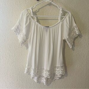 by & by Textured White Top